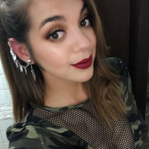 Meet your Posher, Aislinn daphne